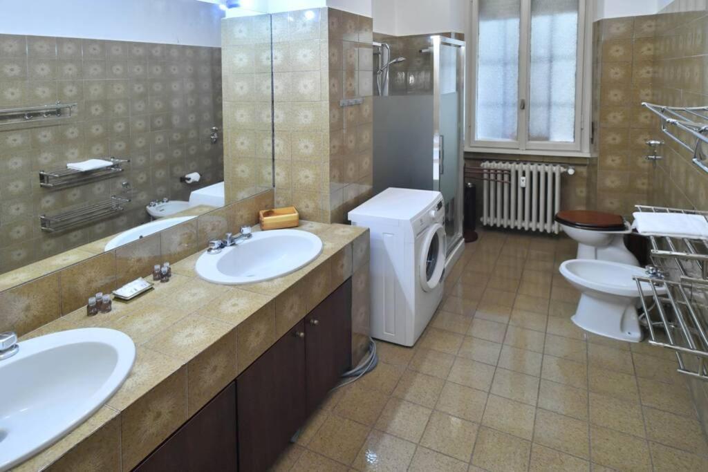 Ampio Appartamento Milano Centro Crocetta Экстерьер фото